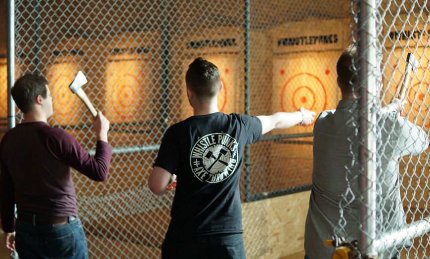 Image 4: Urban Axe Throwing Experience