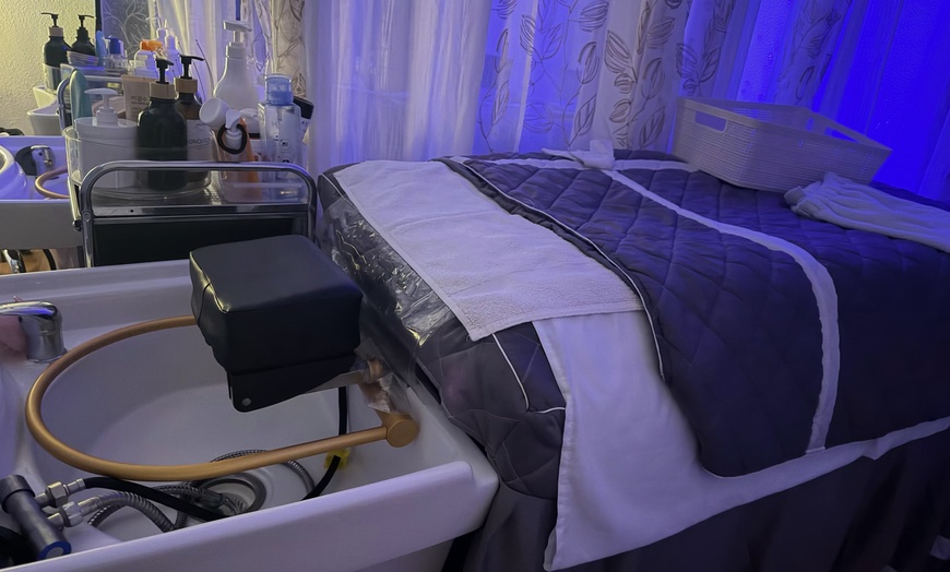 Image 5:  Couples 60-Min Detox Scalp Treatment, 30 Min Scalp Treatment & More