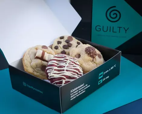 Caja de galletas de estilo americano con cookies clásicas o rellenas