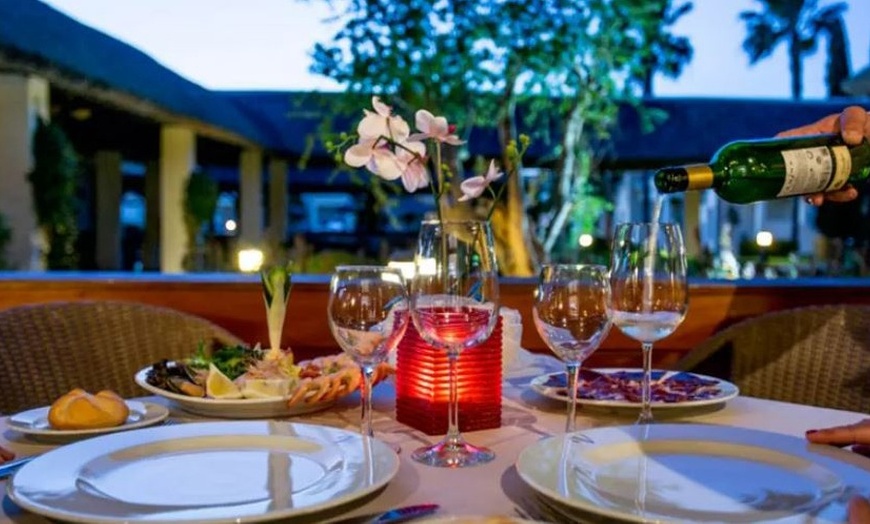 Image 3: Acceso a spa para 2 personas con copa de cava y extras a elegir