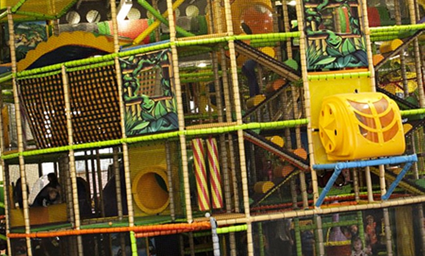 Image 2: Soft Play Plus Kids’ Lunches