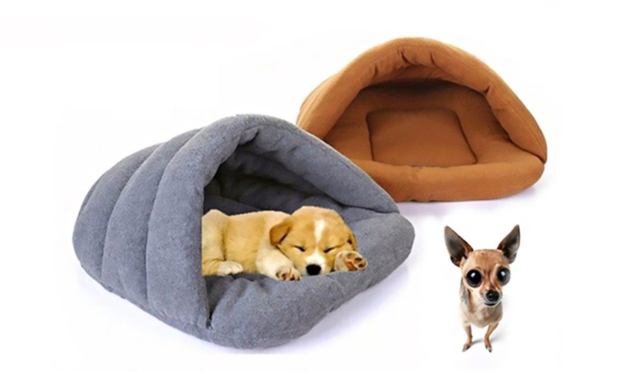 Image 1: Igloo-Style Polar Fleece Pet Bed