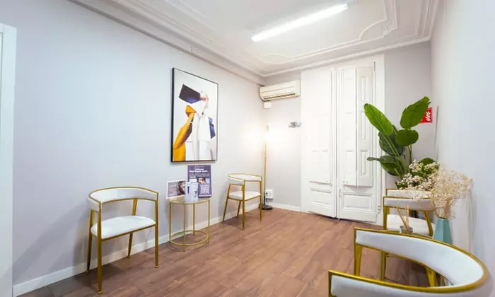 Mesoterapia facial con efecto rejuvenecedor con cóctel de vitamina