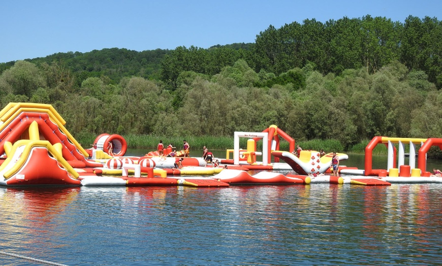 Image 5: Glissades, rires et soleil : vivez l’expérience Grand Bleu WakePark !