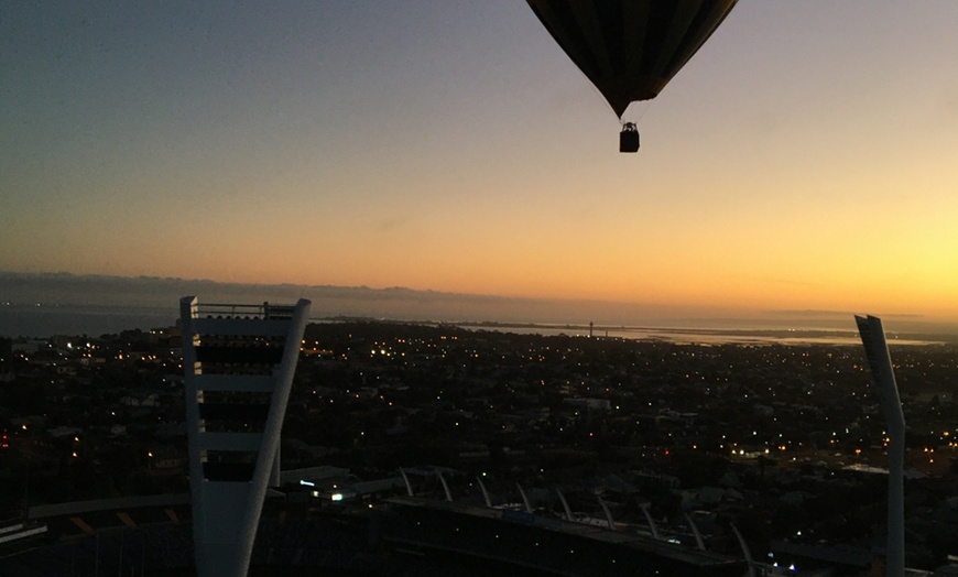 Image 2: Geelong Hot Air Balloon Flight at Geelong Ballooning