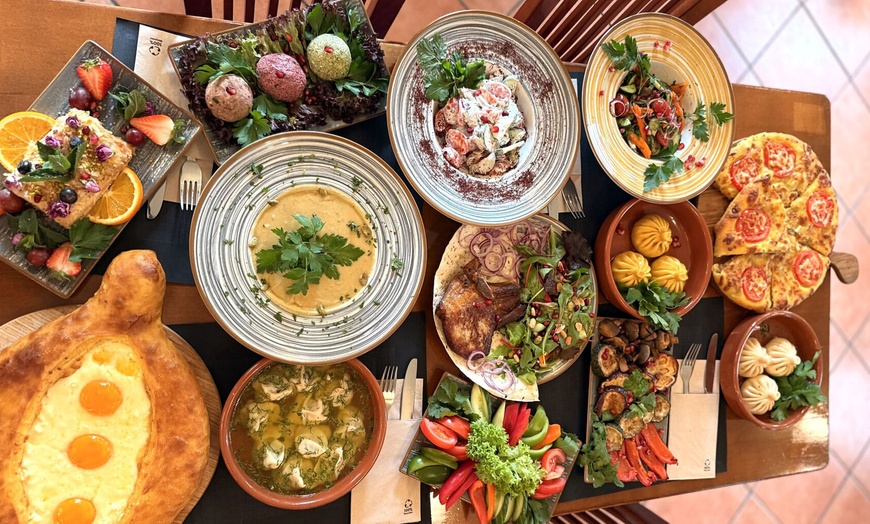 Image 2: Georgisches 2-Gänge-Menü nach Wahl für 2 oder 4 Personen