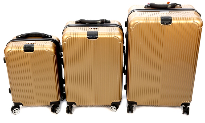 Image 52: Discovery Three-Piece Luggage