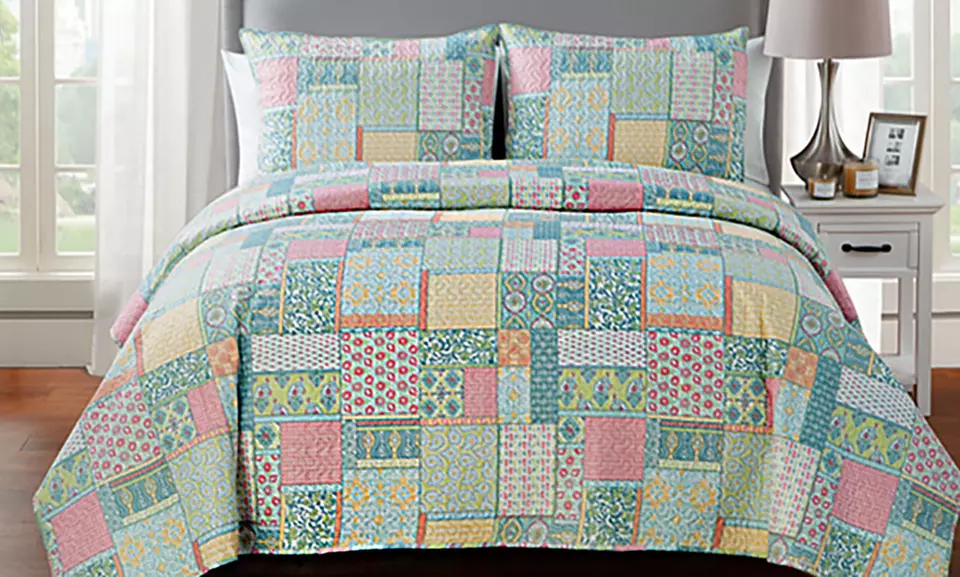 Reversible Lightweight Quilt Set (3-Piece) Multiple Styles Available. - Primary Image
