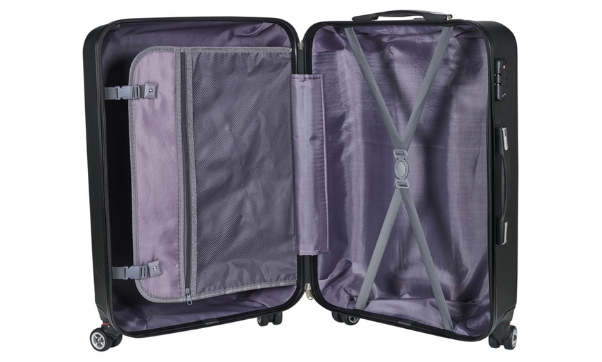 Image 19: Three-Piece Hard Shell Suitcase Set
