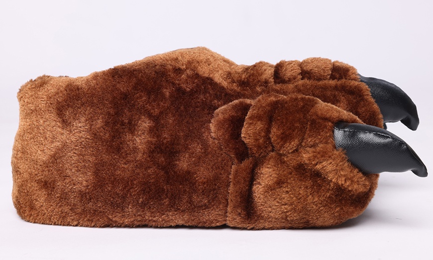 Image 8: Funny Claw Novelty Monster Foot Slippers