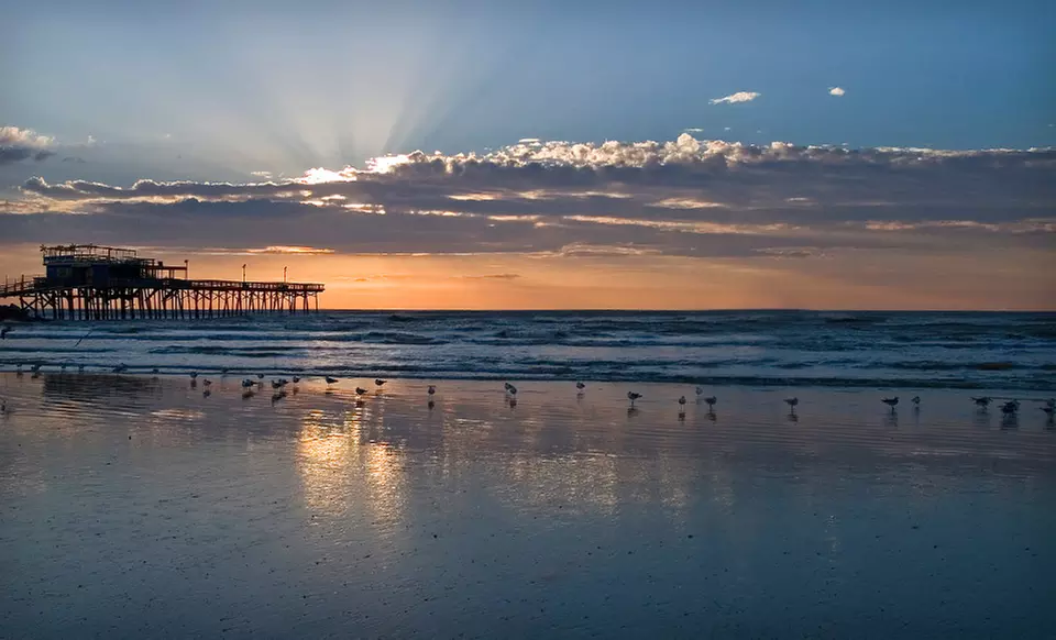 Stay at Holiday Inn Express Hotel & Suites Galveston West-Seawall in Galveston, TX - Primary Image