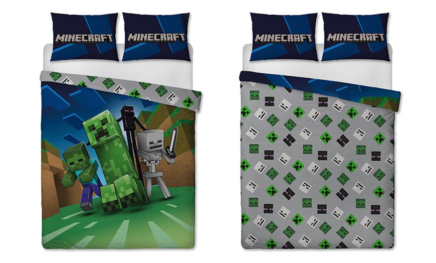 Image 2: Official Minecraft Reversible Duvet Set