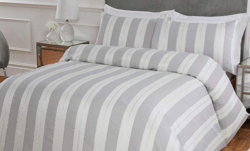 Image 12: Lurex Duvet Cover and Pillowcase Set