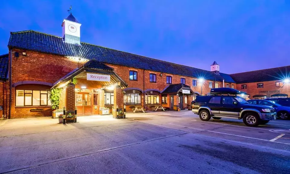 Lincolnshire: Standard/Superior Double Room with Breakfast