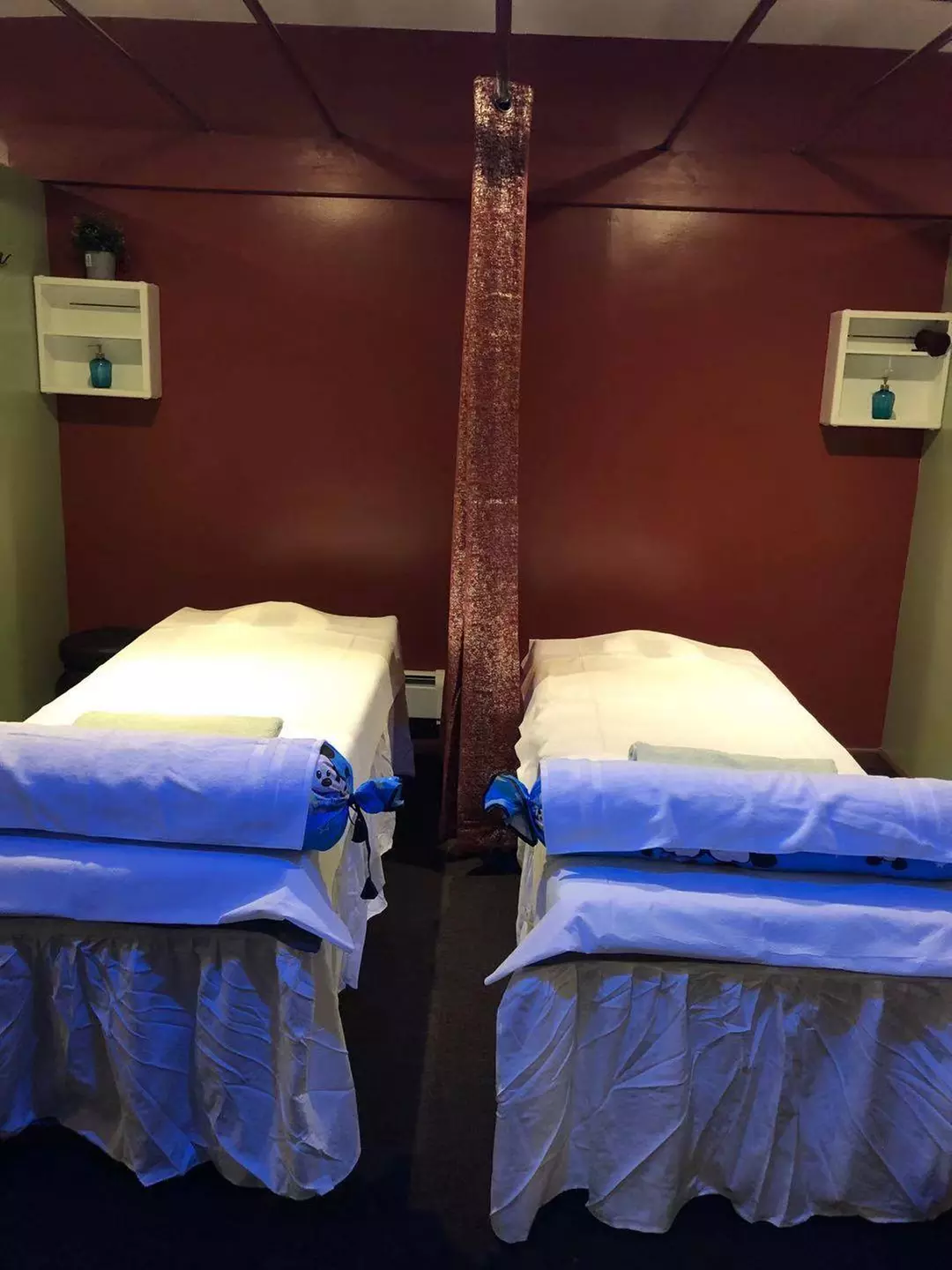 80 Minutes Massage Package with Hot Stones for Couples