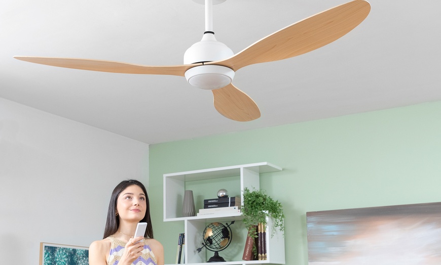 Image 11: Ventilatore a soffitto LED con telecomando InnovaGoods