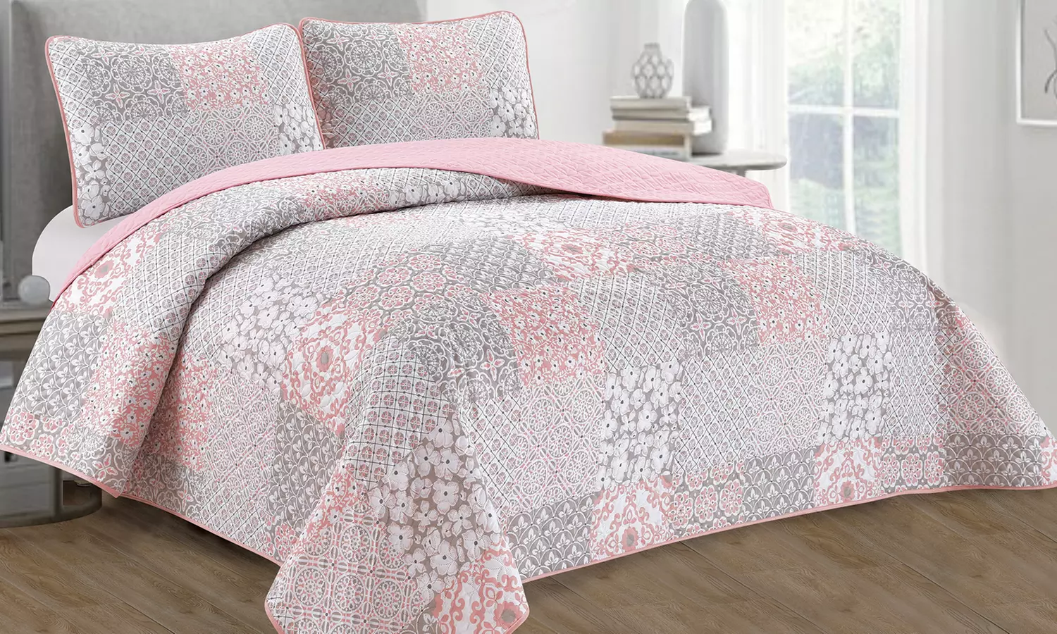 Manhattan Heights Reversible 3-Piece Quilt Set - Second Medium