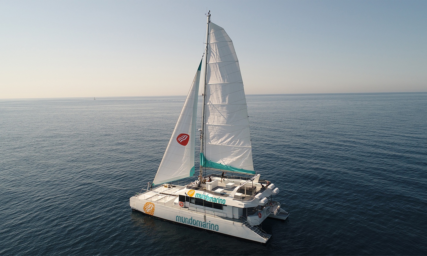 Málaga desde el mar: excursión en catamarán para 2, 4 u 8 personas