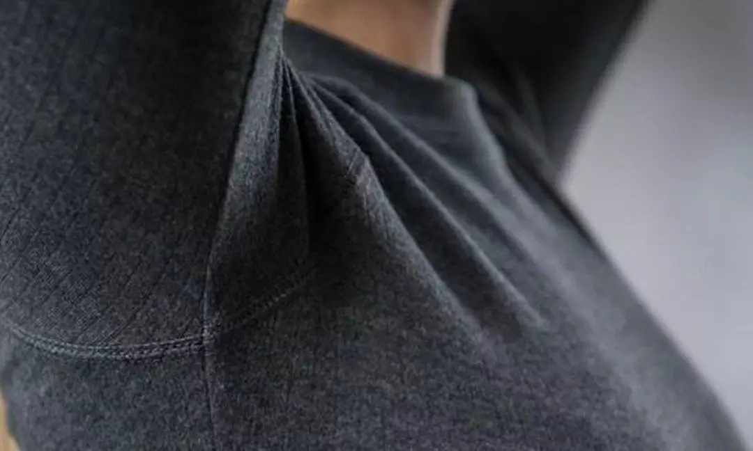 Set de camiseta y pantalones térmicos para mujer de Elfida