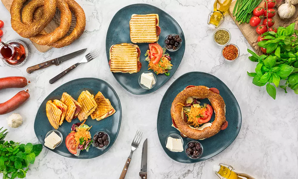 Reichhaltiges mediterranes Frühstück nach Wahl für 1, 2 oder 4 Pers.