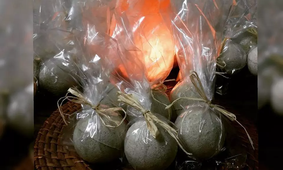 $8 for a Lemongrass Bath Bomb - Primary Image
