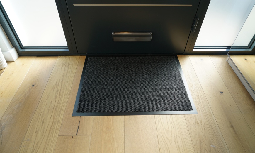 Image 2: Non-Slip Rubber Barrier Door Mat