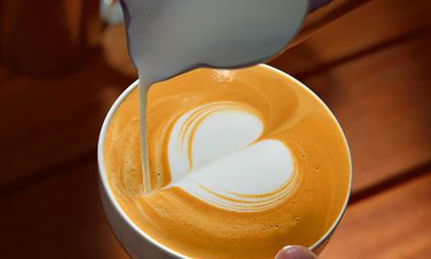 Image 3: 4-stündiger Latte Art Kurs für 1-2 Personen in karibischer Atmosphäre