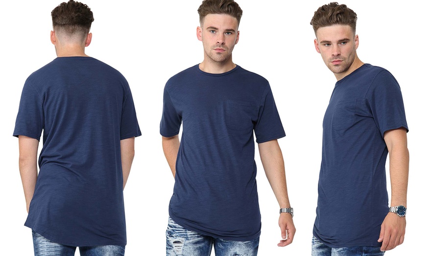 Image 9: One-, Three- or Seven-Pack of Men's Plain Textured Long T-Shirt