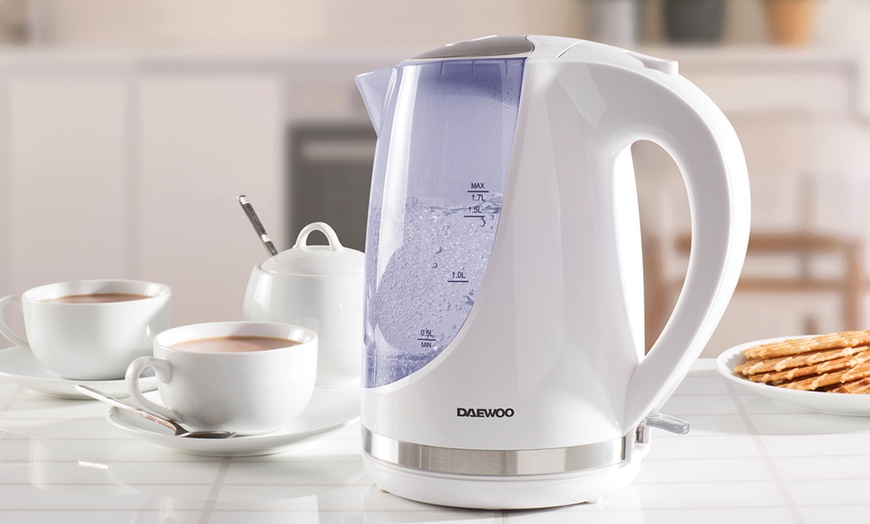 Image 2: Daewoo Colour-Changing Kettle