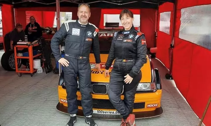 Tours de circuit en voiture de course avec Carlier Racing