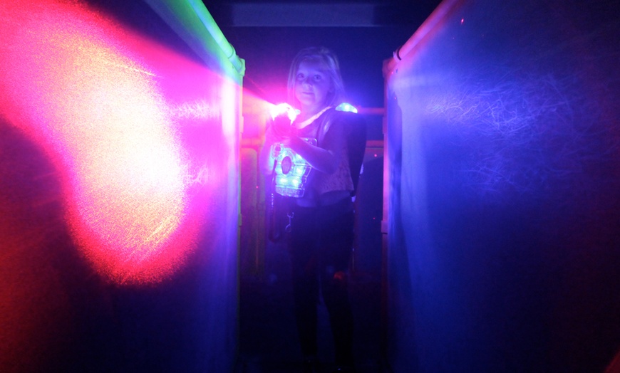 Image 3: One-Hour Laser Tag Game for Four