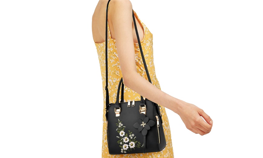 Image 8: Women’s Floral Embroidered Tote Bag