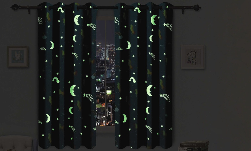 Image 18: Glow-In-The-Dark Curtains