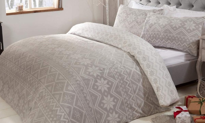 Image 3: Fairisle Flannel Fleece Reversible Duvet Set