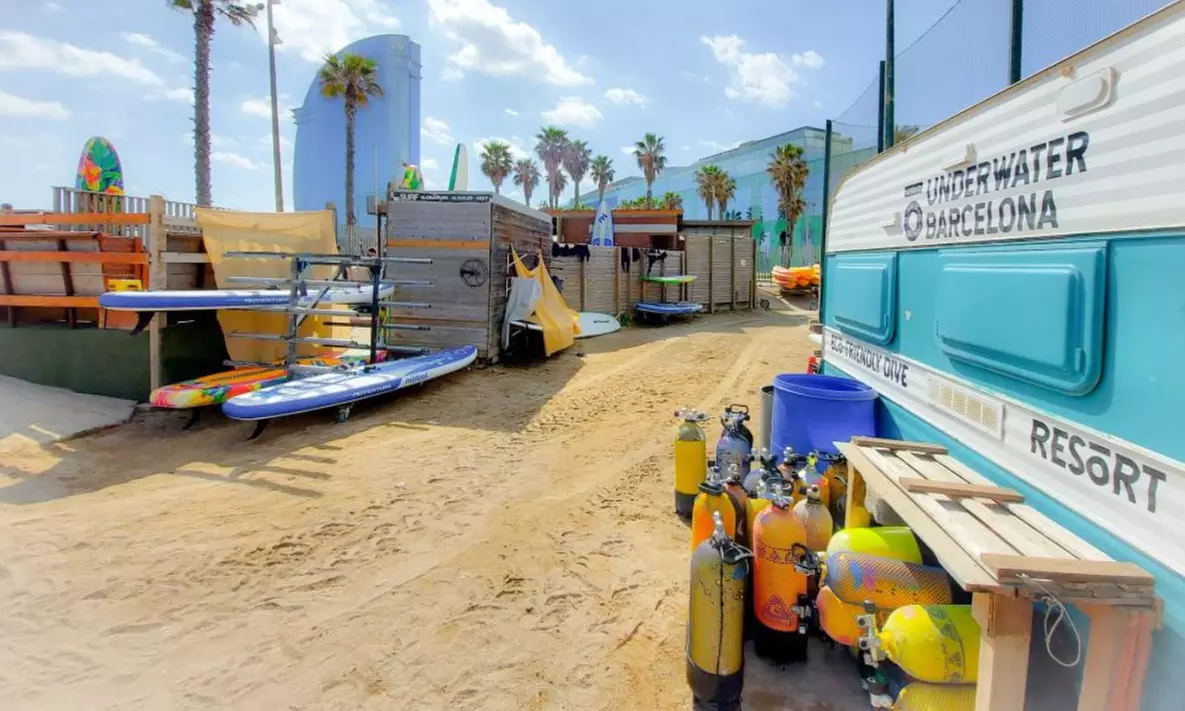 Bautizo de buceo para 1 a 4 personas con fotos en Underwater Barcelona
