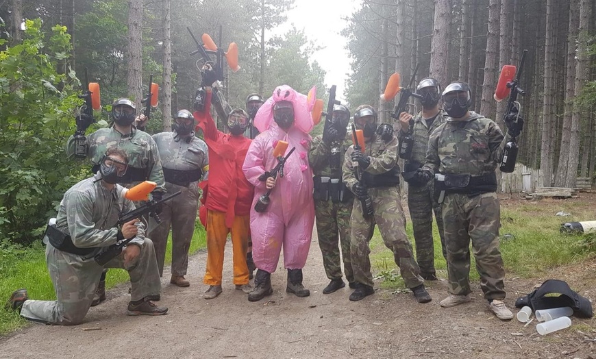 Image 2: Paintball Day with 100 Paintballs