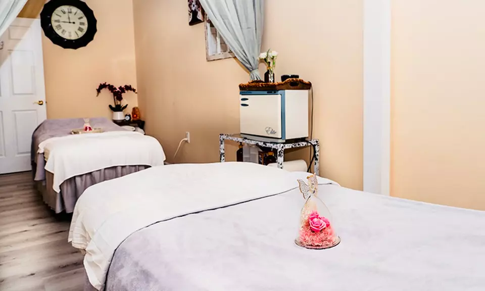 100-Minute Beauty Package: Solo or Couples Relaxation Awaits