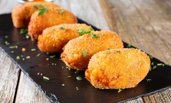 Menú tradicional y auténtico para 2 o 4 personas con opción a vino