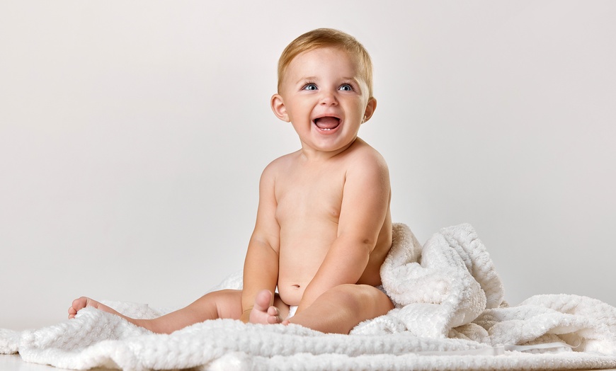 Image 9: Capturez la joie avec un shooting bébé et des photos numériques