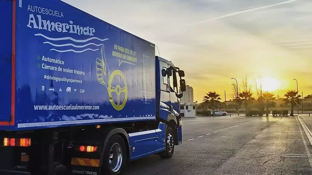 Curso para el permiso de camión C y prácticas en Autoescuela Almerimar