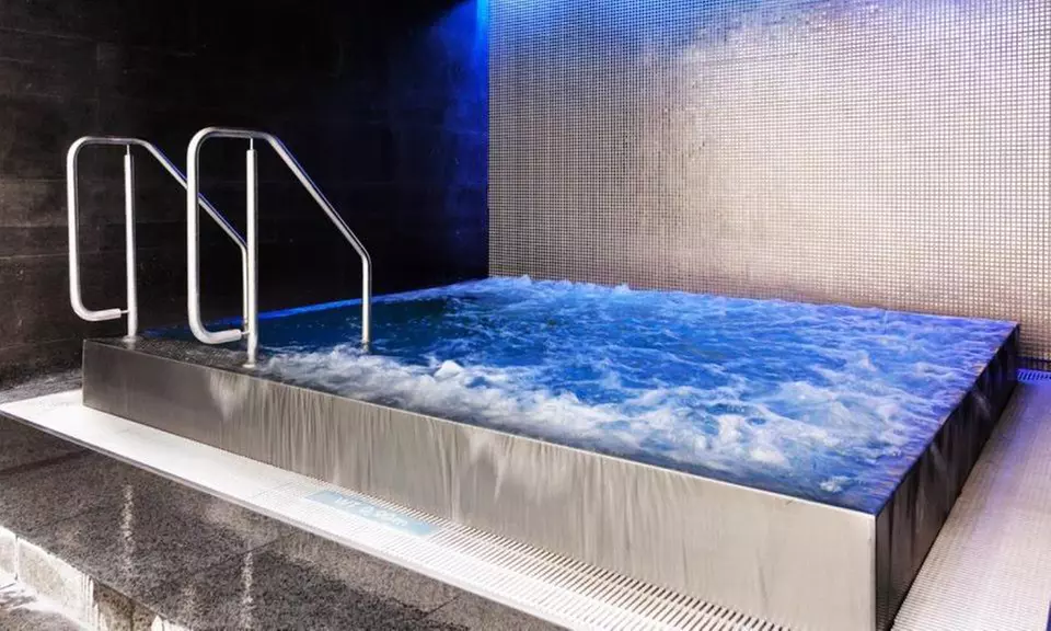 Köln: 1-2 Nächte im Doppelzimmer mit Frühstück und Wellness