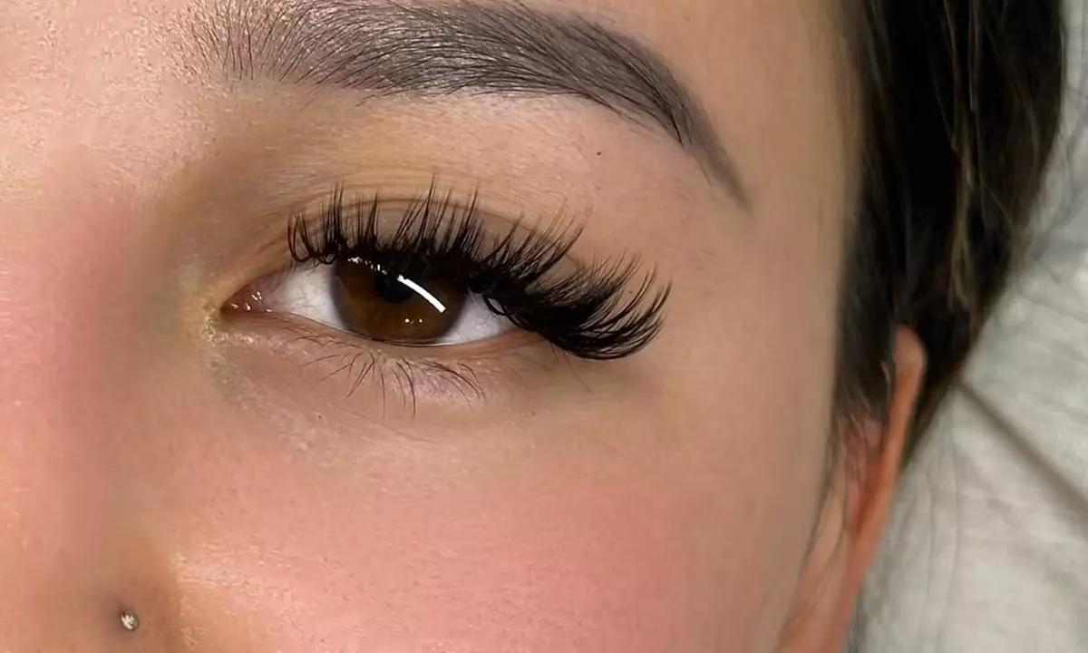 Get Perfectly Groomed Brows with Eyebrow Threading or Tinting Session