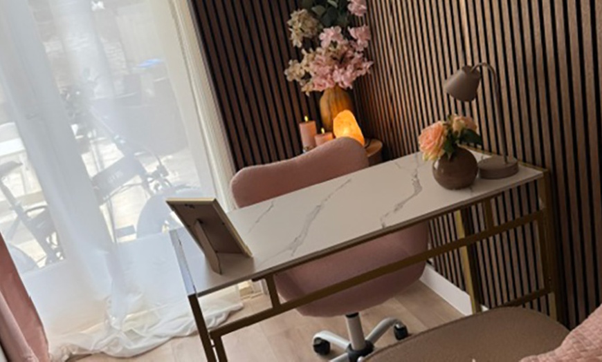 Image 3: Gezichtsbehandeling met sound healing bij MAYA tot 60% korting