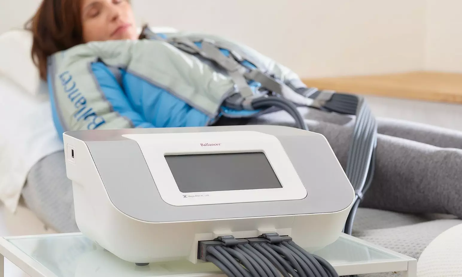 1x oder 3x 55 Min. Lymph-Massage mit Kompressionshose bei Cryo-iX (bis zu 49% sparen) - Second Medium