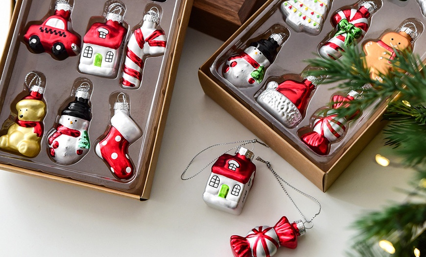 Image 2: Décorations de Noël en verre peint aux coloris vifs