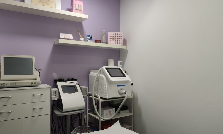 Image 6: Tratamiento facial combinado con máscara led y extras a elegir