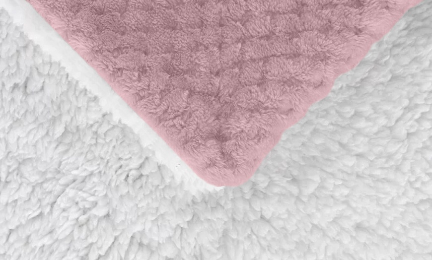 Image 15: Coperta elegante in sherpa lavorato a maglia