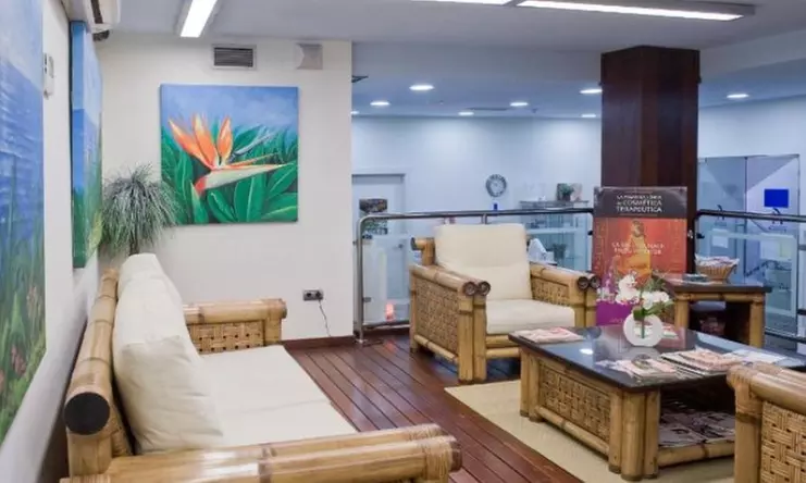 Circuito de spa de 2 horas con opción a masaje, buffet o ambos para 2