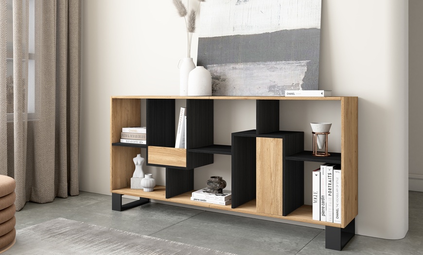 Image 39: Bibliothèque au design ludique