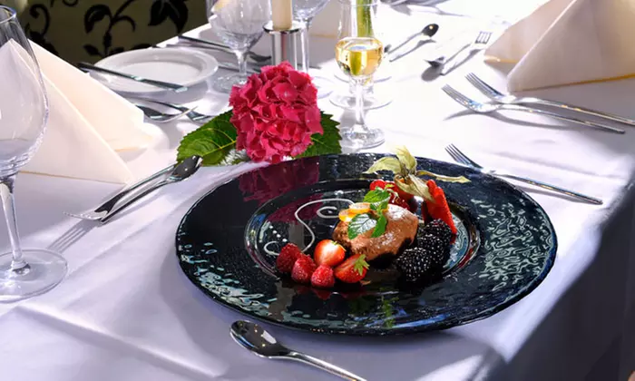 Kassel: Doppelzimmer oder Suite mit Wellness und Frühstück